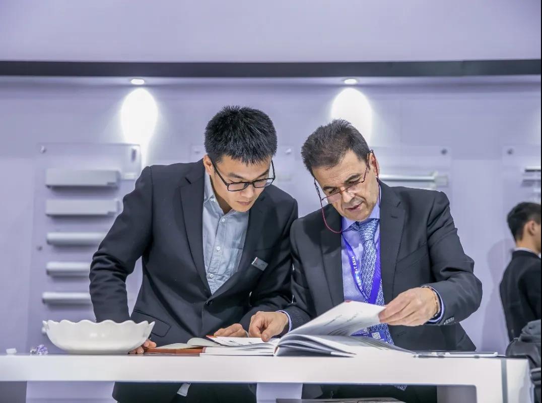 积极信号接连释放，各行业即将全面复苏。