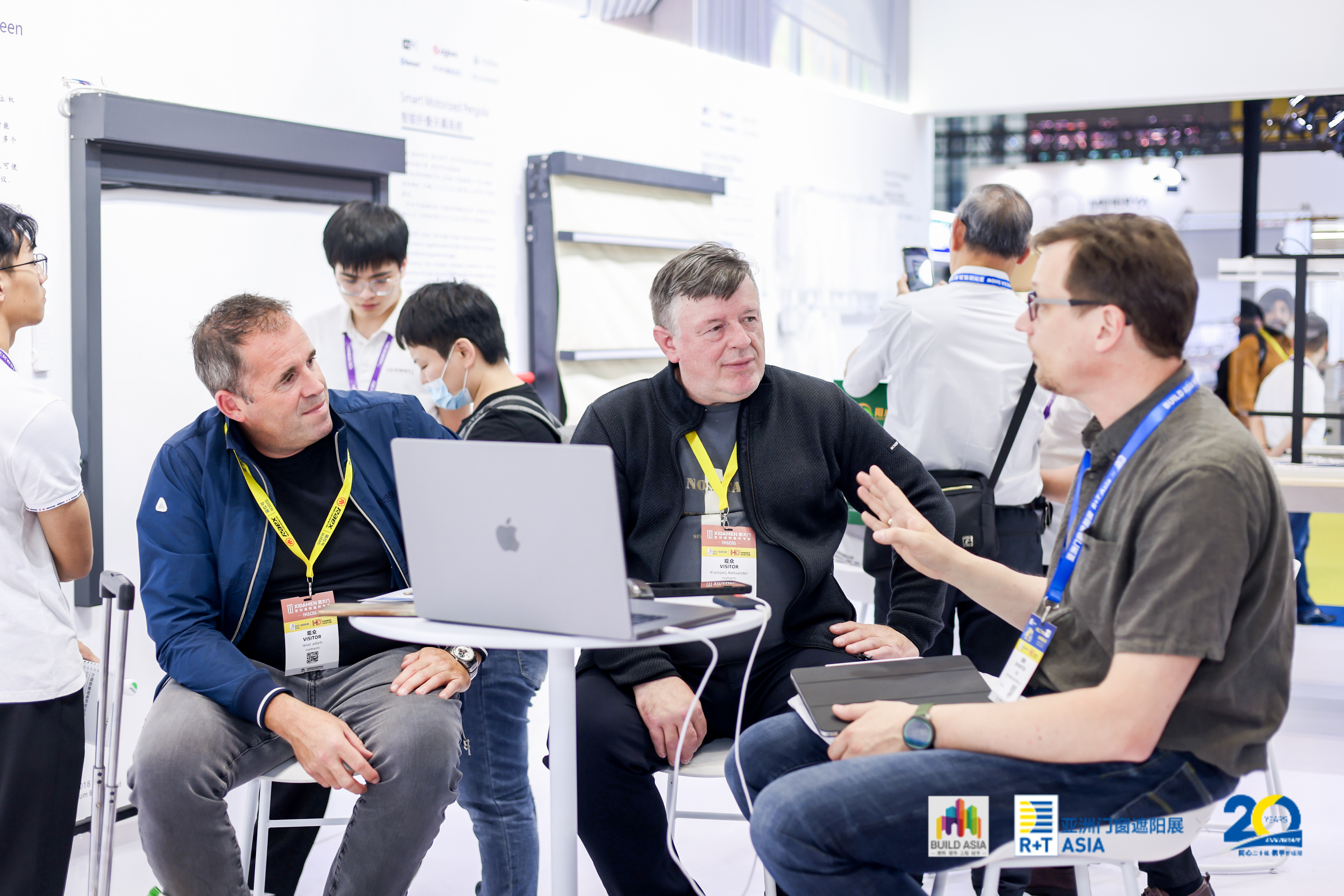 国际本土双核驱动